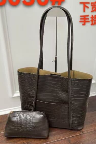 Women's Croc-Embossed Tote Bag & Pouch Set
